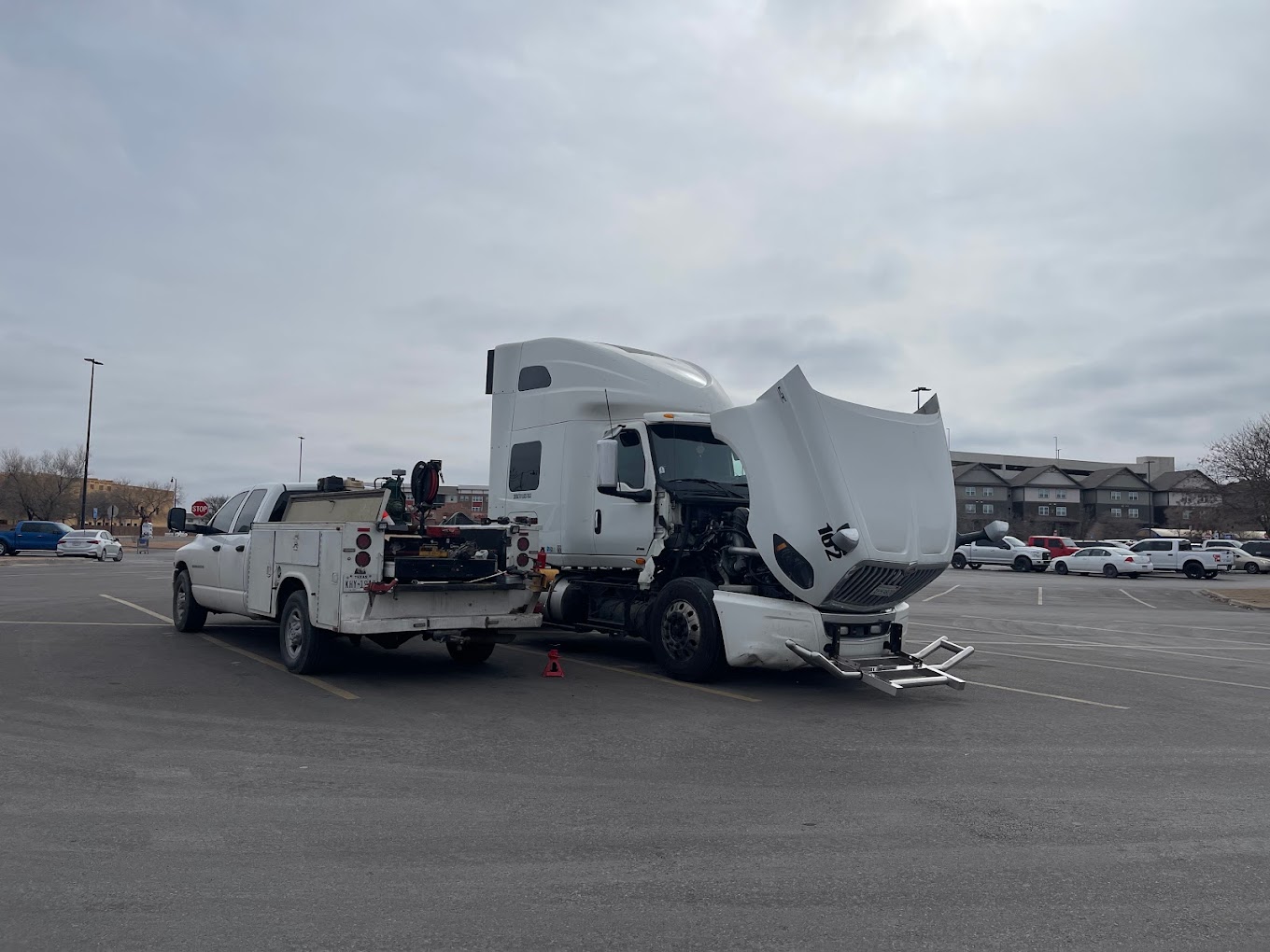 24/7 Roadside Service & Mobile Truck Repair - Towing and Truck Repairs Anytime