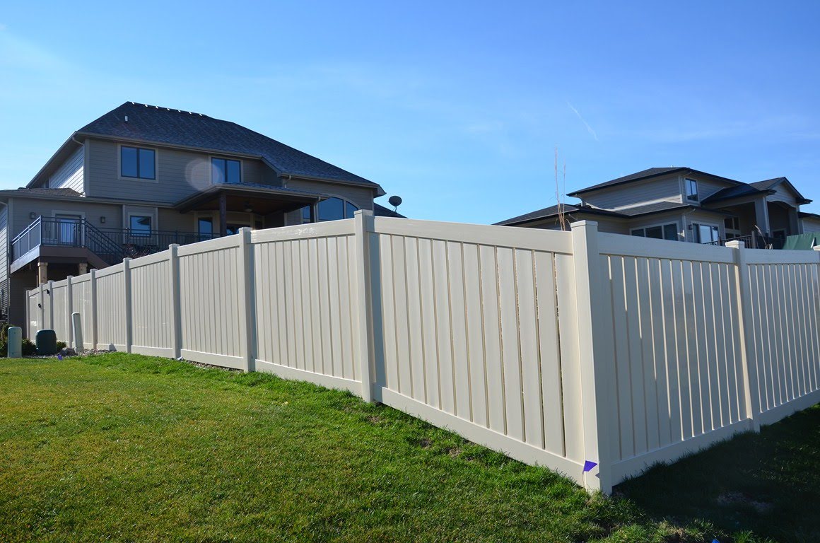 Aksarben Fence & Gate Omaha | Family-Owned Fence and Gate Experts