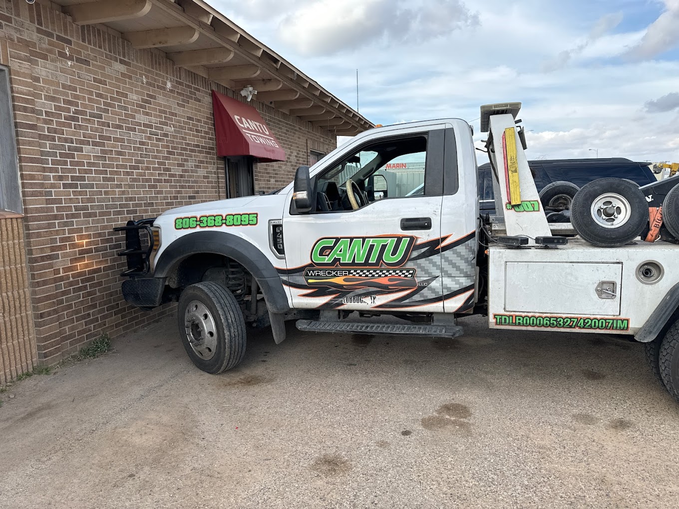 Cantu Wrecker - Towing and Roadside Assistance in Bexar County photo