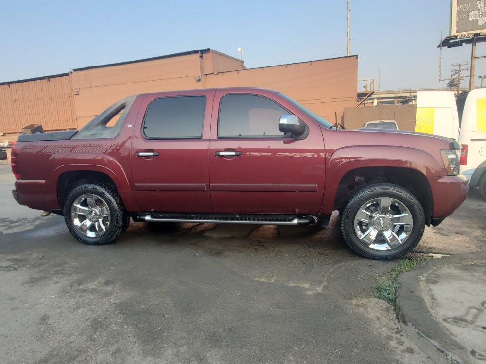 Chavita’s Car Wash: Expert Auto Detailing and Car Wash Services photo