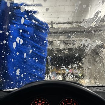 Ducky's Car Wash: Fast and Reliable Car Wash Services photo