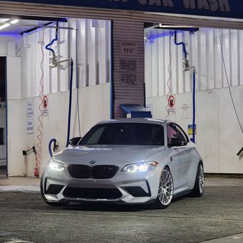 Lomita Car Wash – Premium Car Care with High-End Chemicals