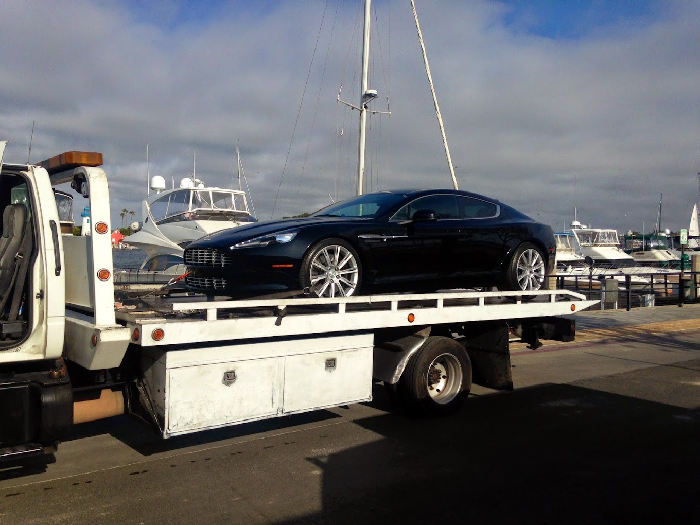 Los Angeles Towing Services - Reliable Roadside Assistance photo