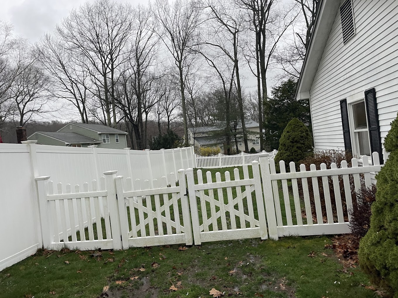Mills Fence Co – Custom Fencing for Homes and Businesses photo