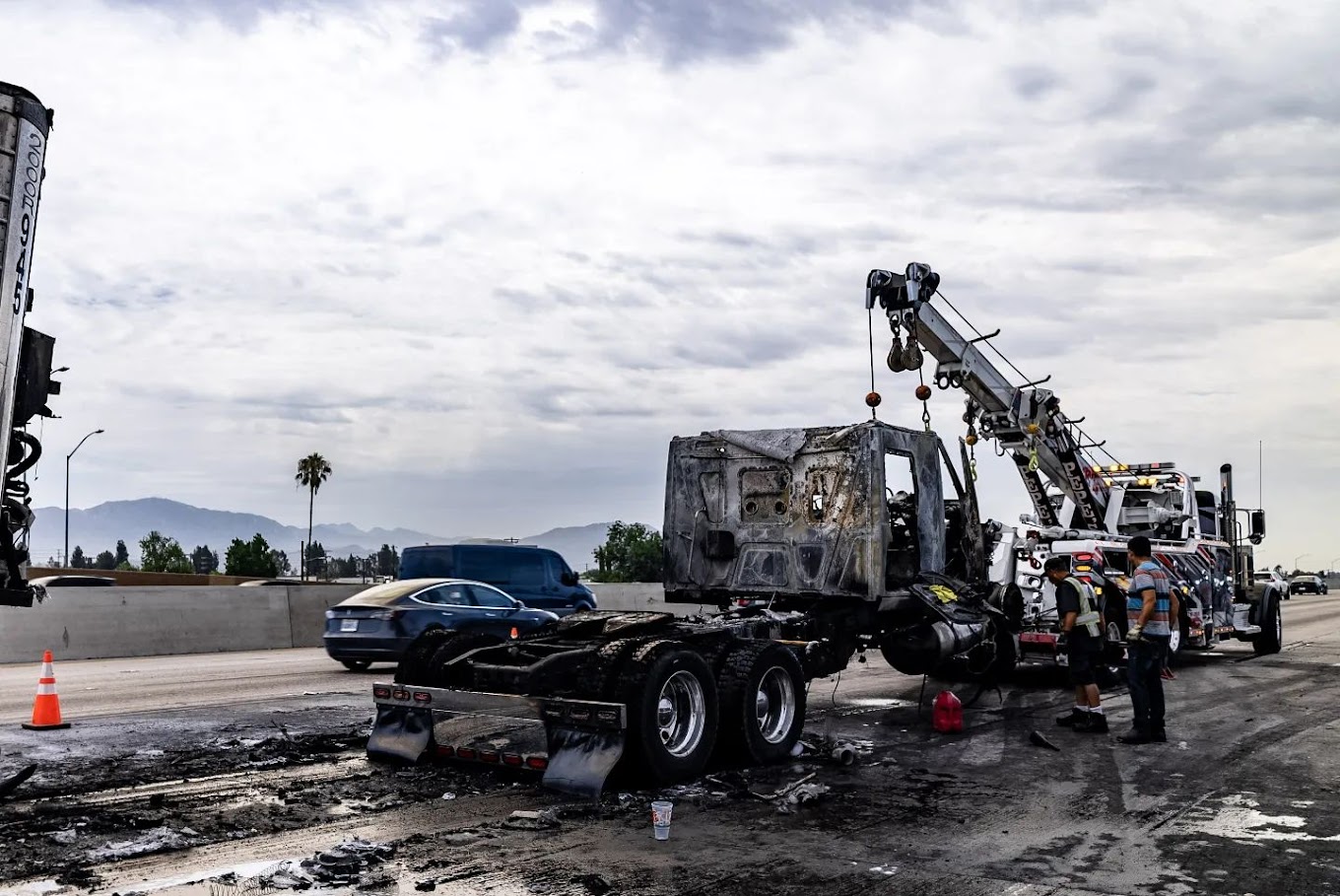 Pepe’s Towing Service Los Angeles - Heavy Duty Towing and Transport photo