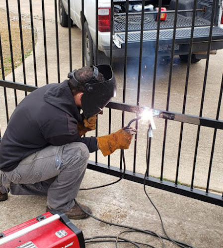 About chain link fence repair near me