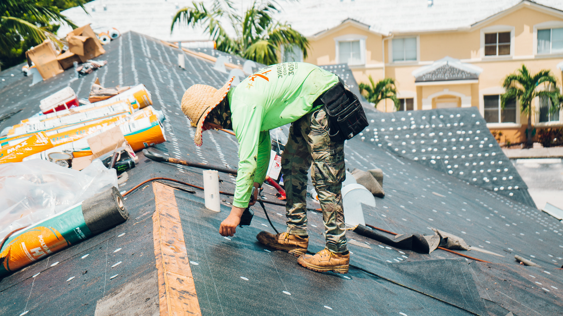 roofing contractor in Kendall
