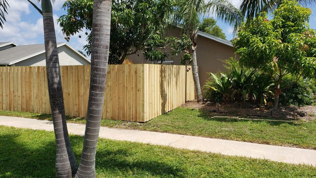 fence repair near %AREA%