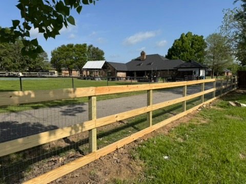 Gallery image 6 — Trex composite fence Double Oak