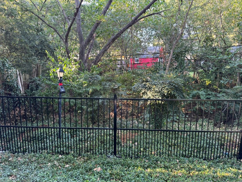 Gallery image 13 — Trex composite fence Double Oak