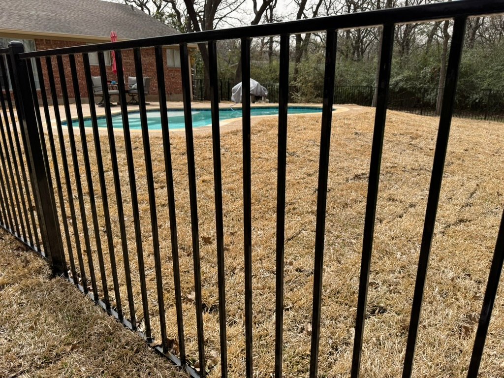 Gallery image 1 — Trex composite fence Double Oak
