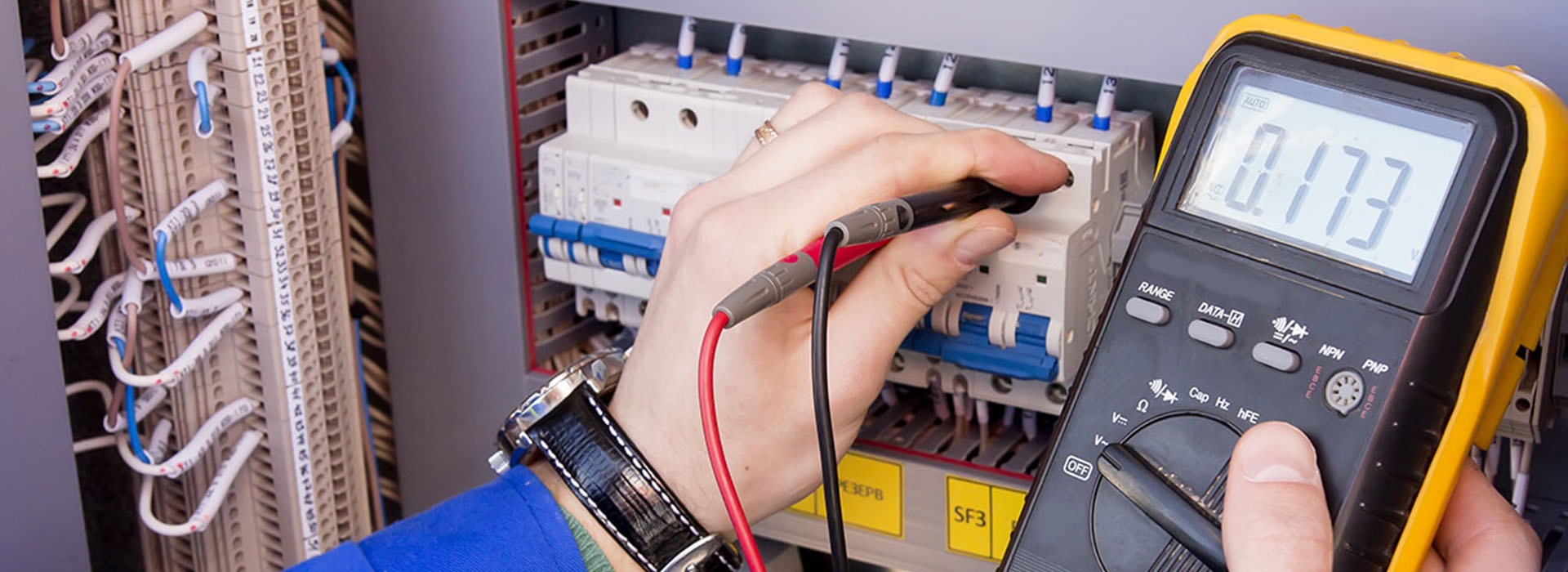 About commercial electrician Paradise