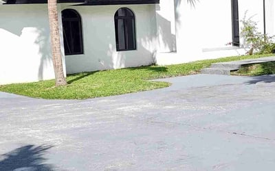 Gallery image 4 — LawnStarter Miami