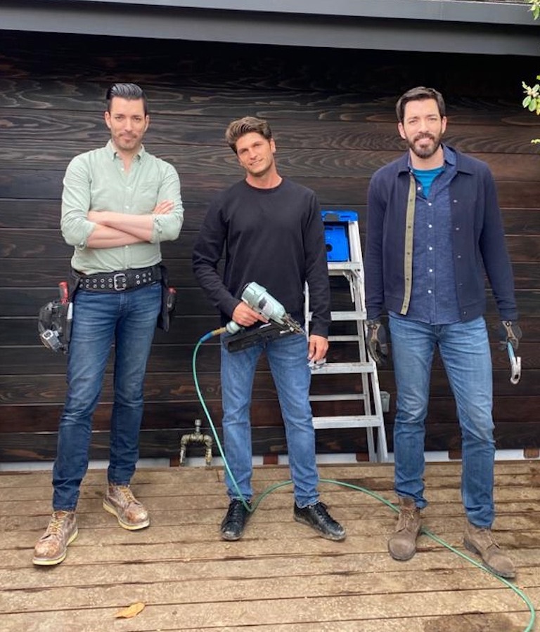 About hillside deck specialists MG Construction & Decks