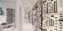 lighting showroom %AREA%