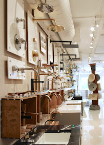 About lighting showroom %AREA%