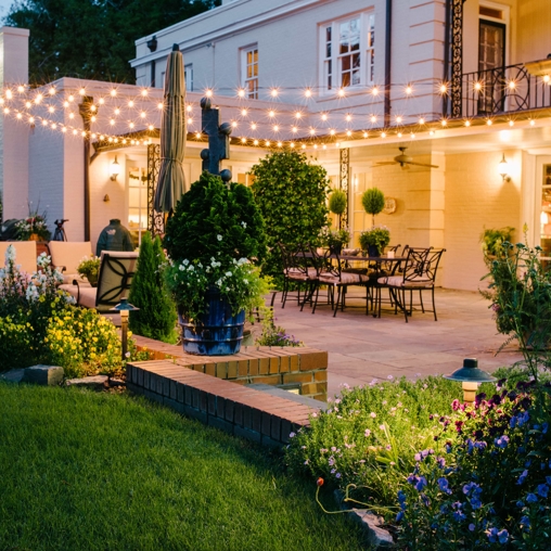 About low-voltage outdoor lighting company