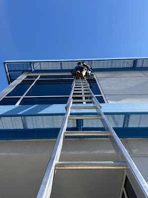 streak-free window cleaning Spring Valley
