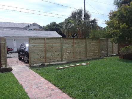 Gallery image 7 — vinyl fence company Mango