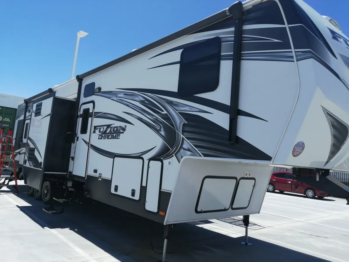 Gallery image 2 — RV rim polish Las Vegas