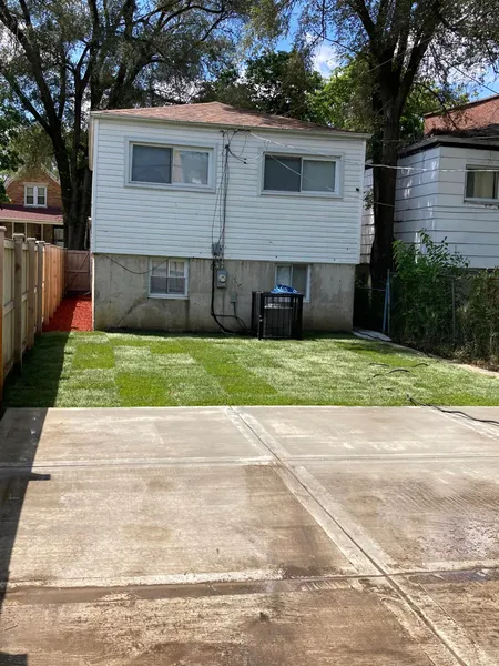 Gallery image 5 — weekly lawn maintenance near me