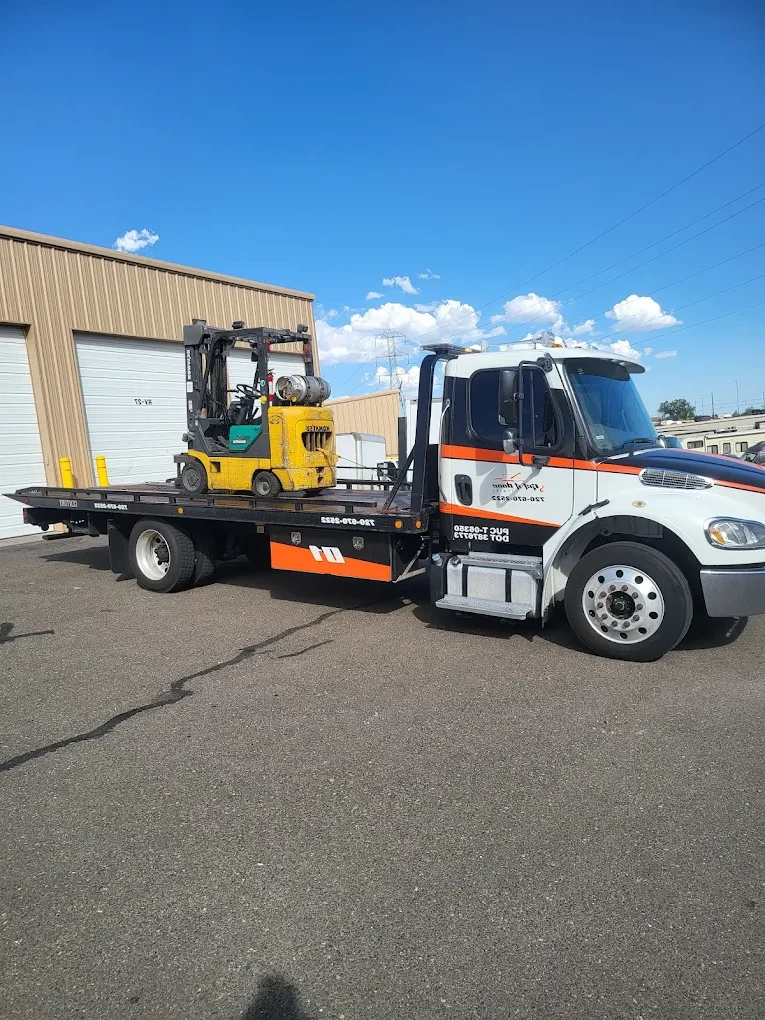 commercial towing Commerce City