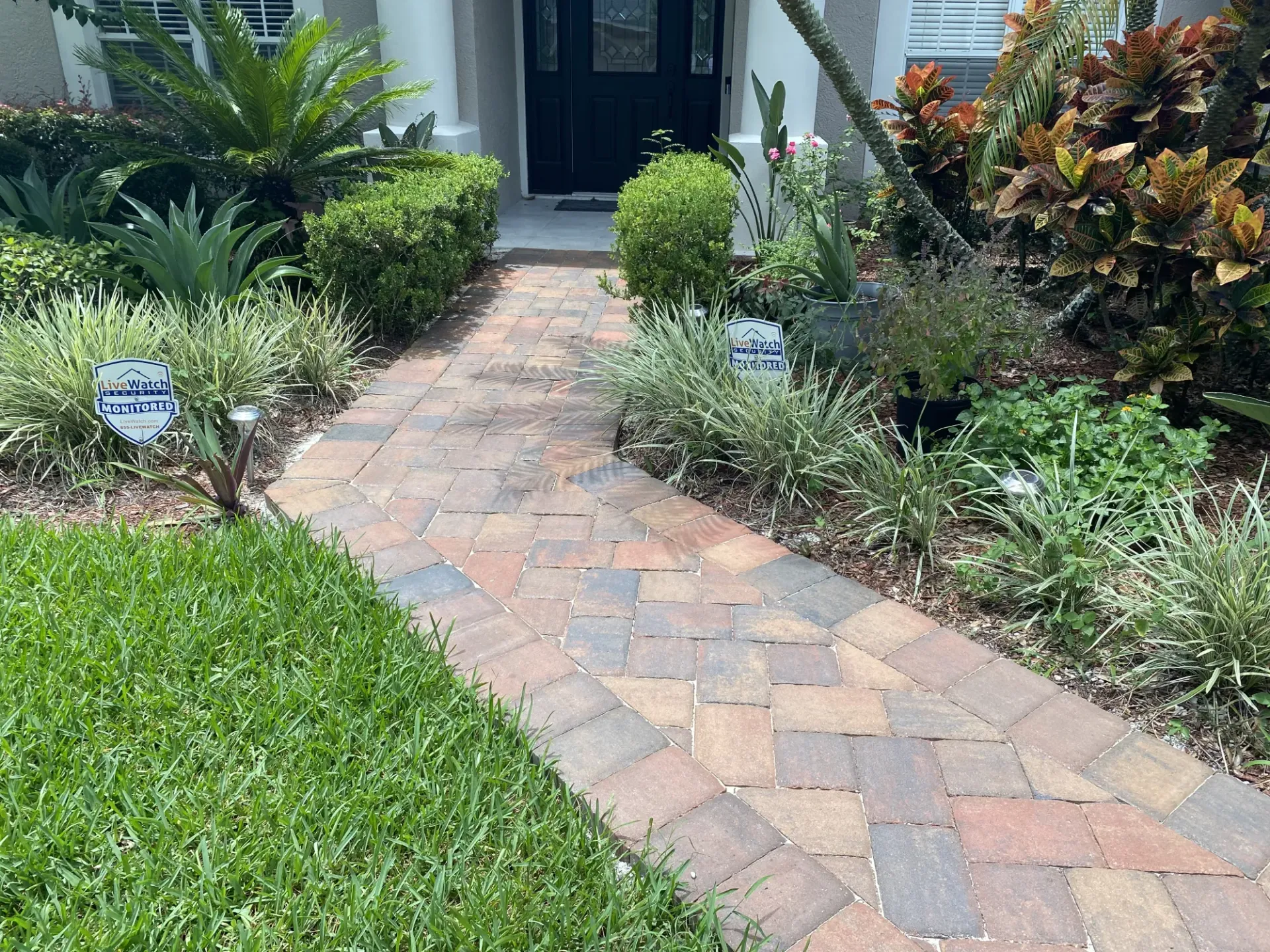 Gallery image 7 — limestone pavers Clermont