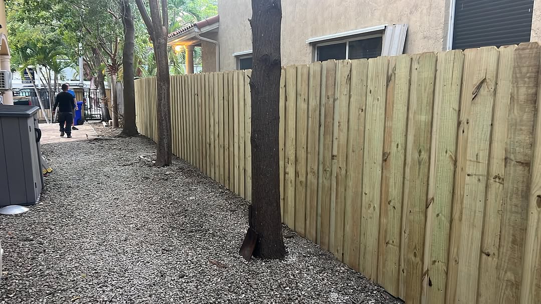 About fence maintenance Doral, FL