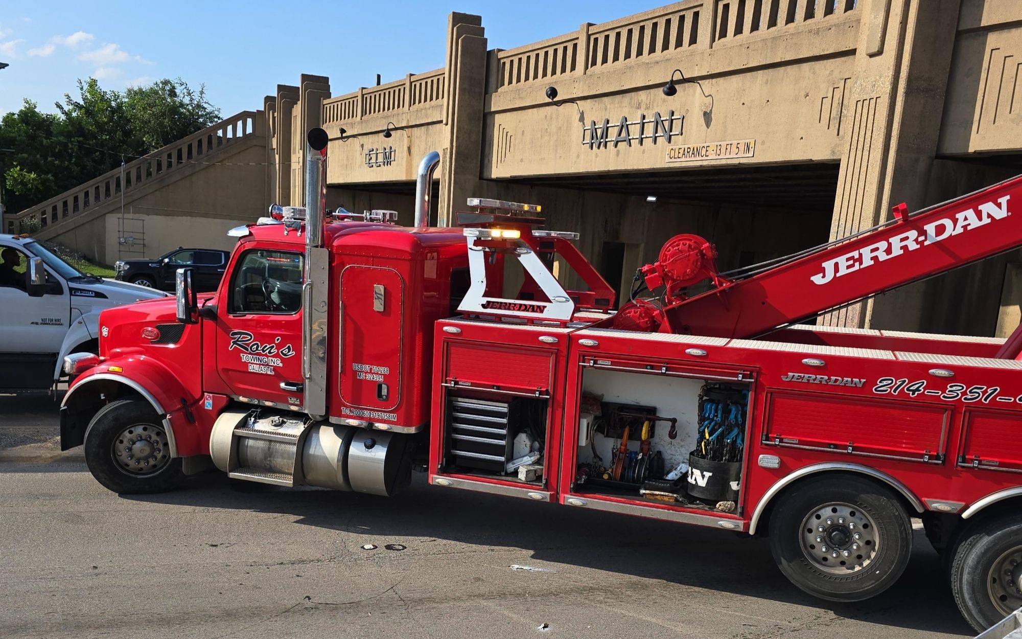 Gallery image 1 — Ron's Towing
