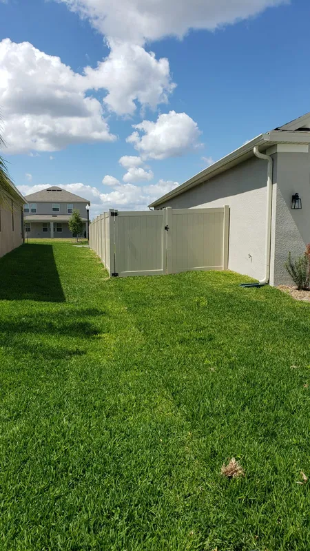 Gallery image 1 — residential fencing Orlando, FL
