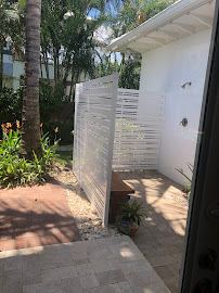 aluminum fence installation in Miami