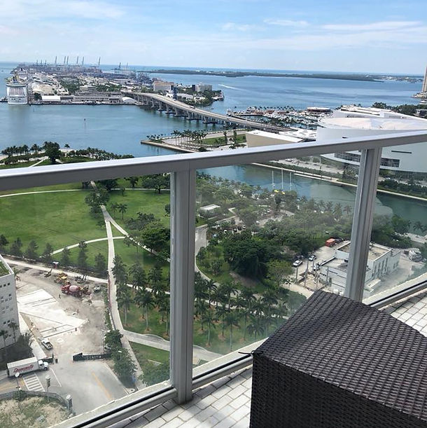 window cleaning service Miami FL