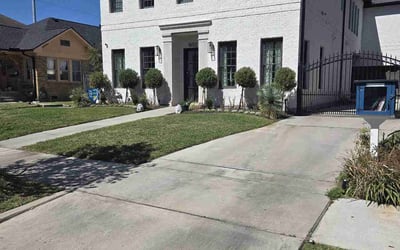 Gallery image 5 — lawn maintenance in Houston