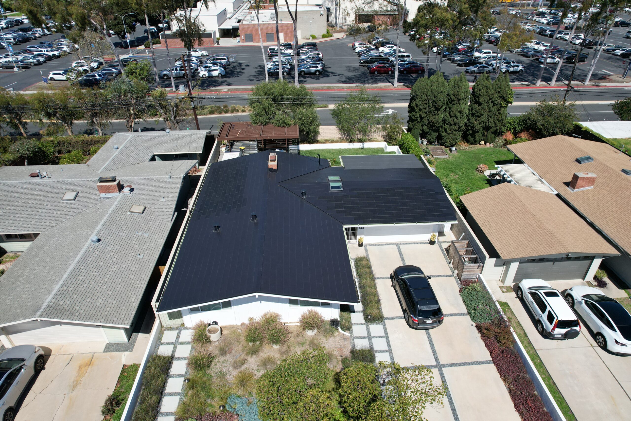 Gallery image 1 — Tesla Solar Roof cost Los Angeles