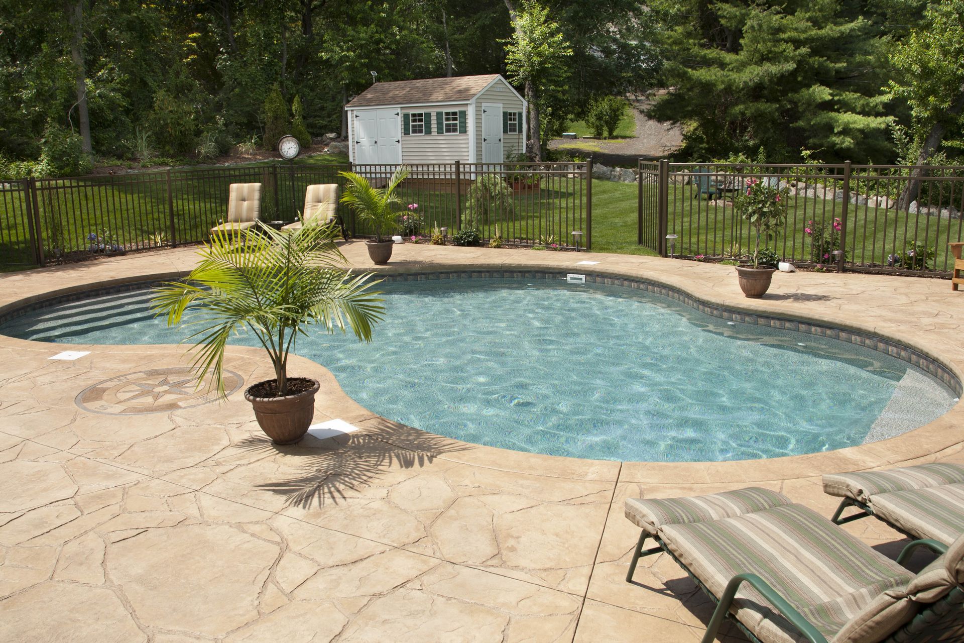 affordable pool builder Saint Joseph