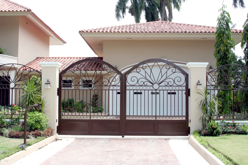 Gallery image 2 — Legend to Kings Fence