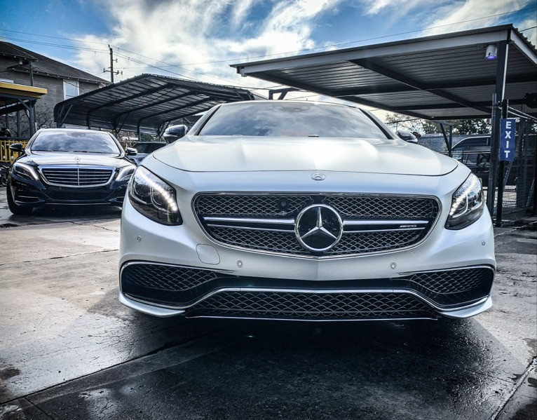 headlight restoration D’Luxe Hand Carwash & Detail