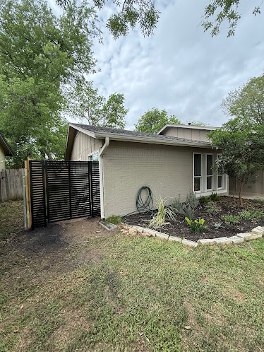 About custom wood gates Austin