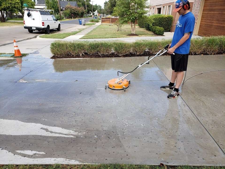 Gallery image 1 — window cleaning in Dallas