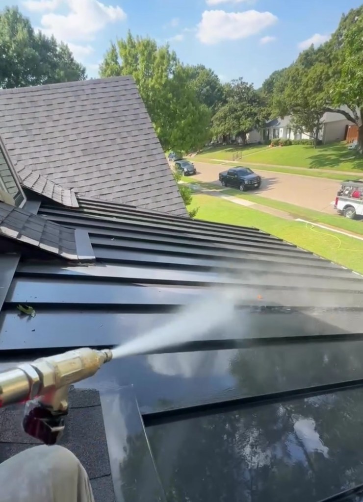 Gallery image 6 — trash can cleaning service Dallas