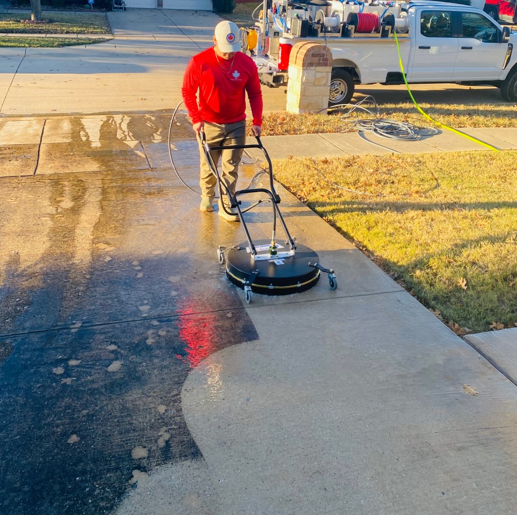 Gallery image 8 — trash can cleaning service Dallas