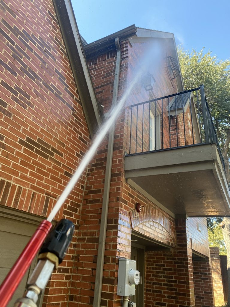 Gallery image 1 — trash can cleaning service Dallas