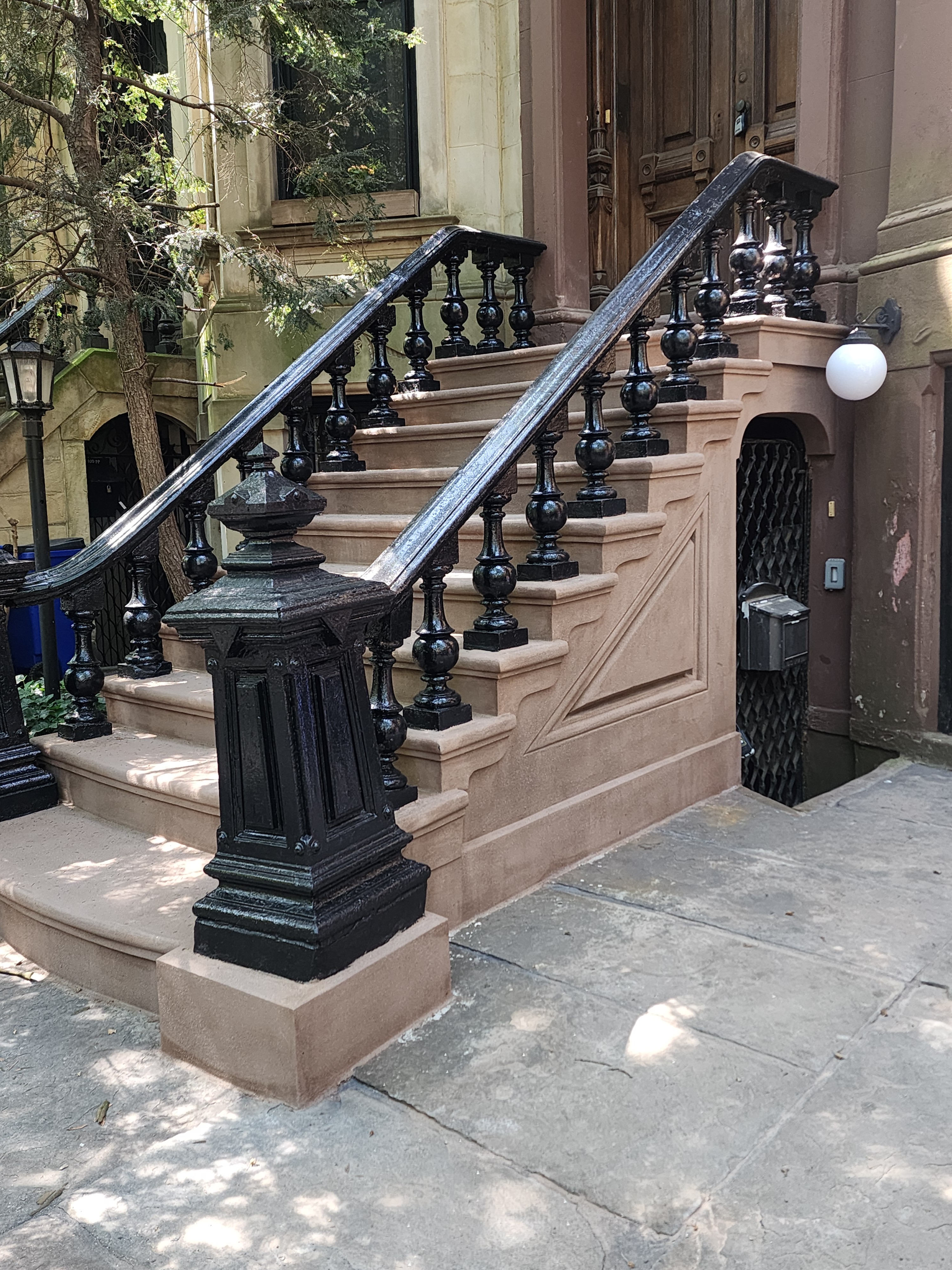 About custom deck builders in NYC