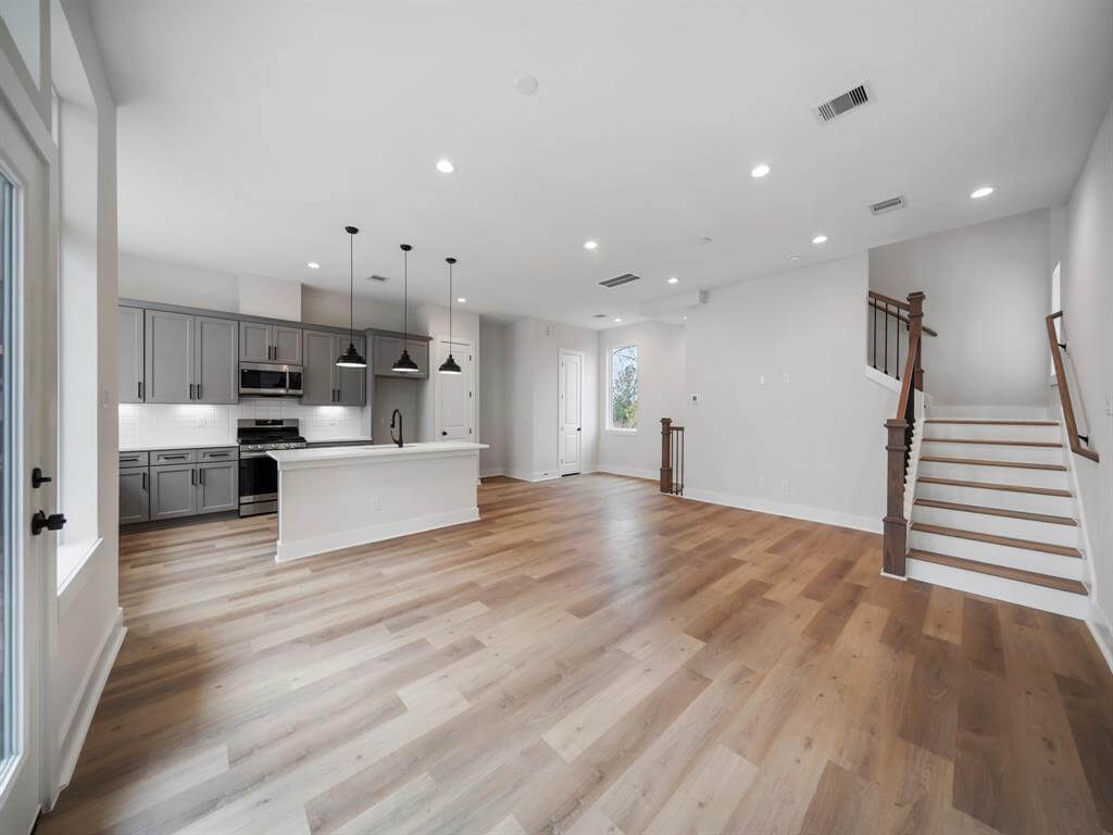 Gallery image 4 — experienced move out cleaning crew in Spring