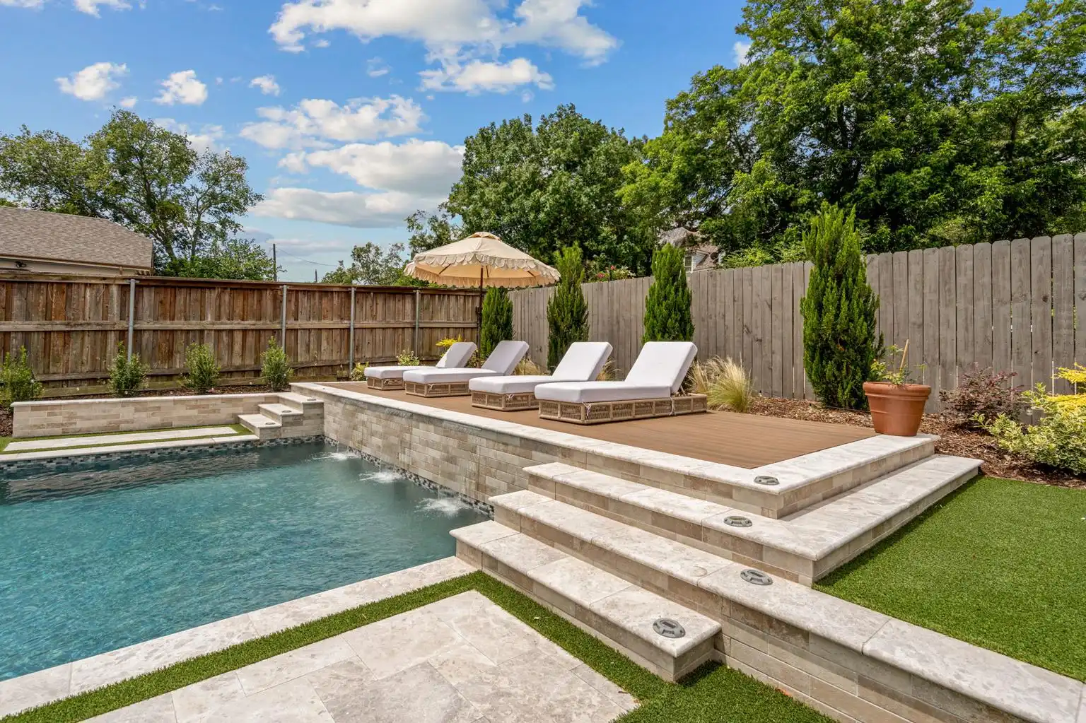 About custom pool builder in Dallas