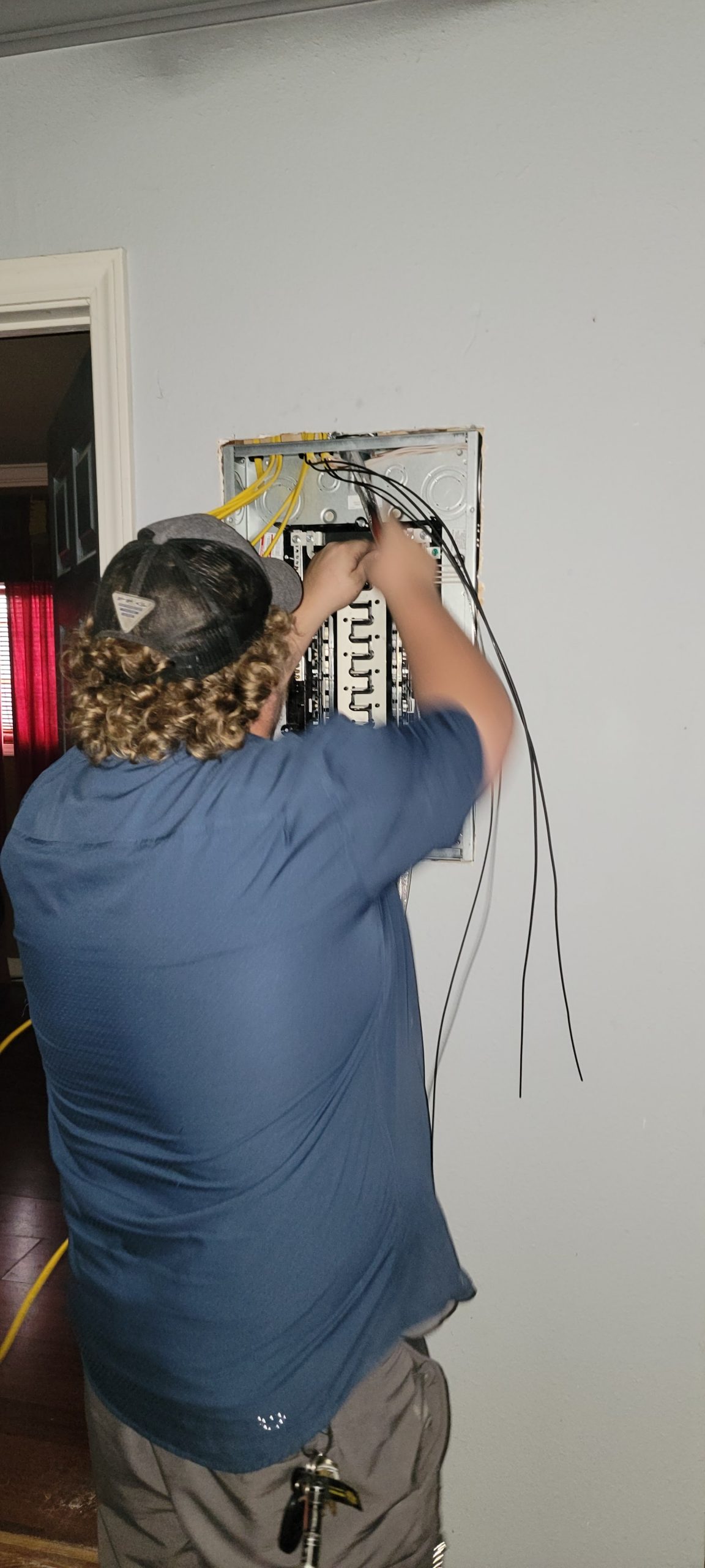 emergency electrician San Antonio photo