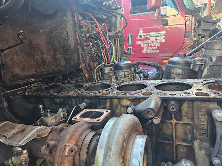 emergency truck repair near me photo