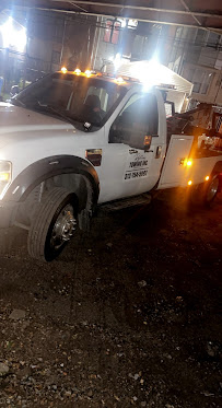 best towing company in Chicago photo