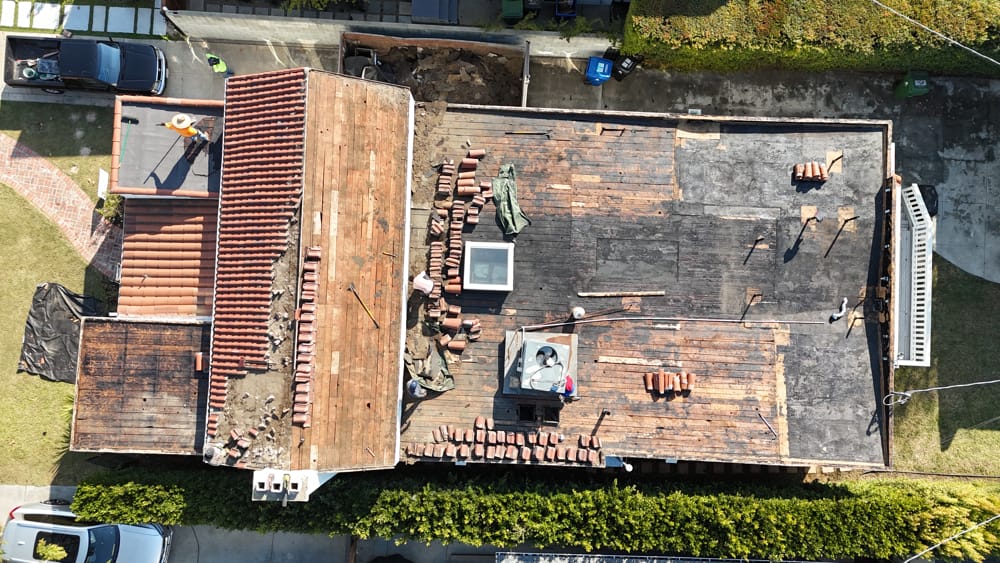 storm damage roofer Los Angeles photo