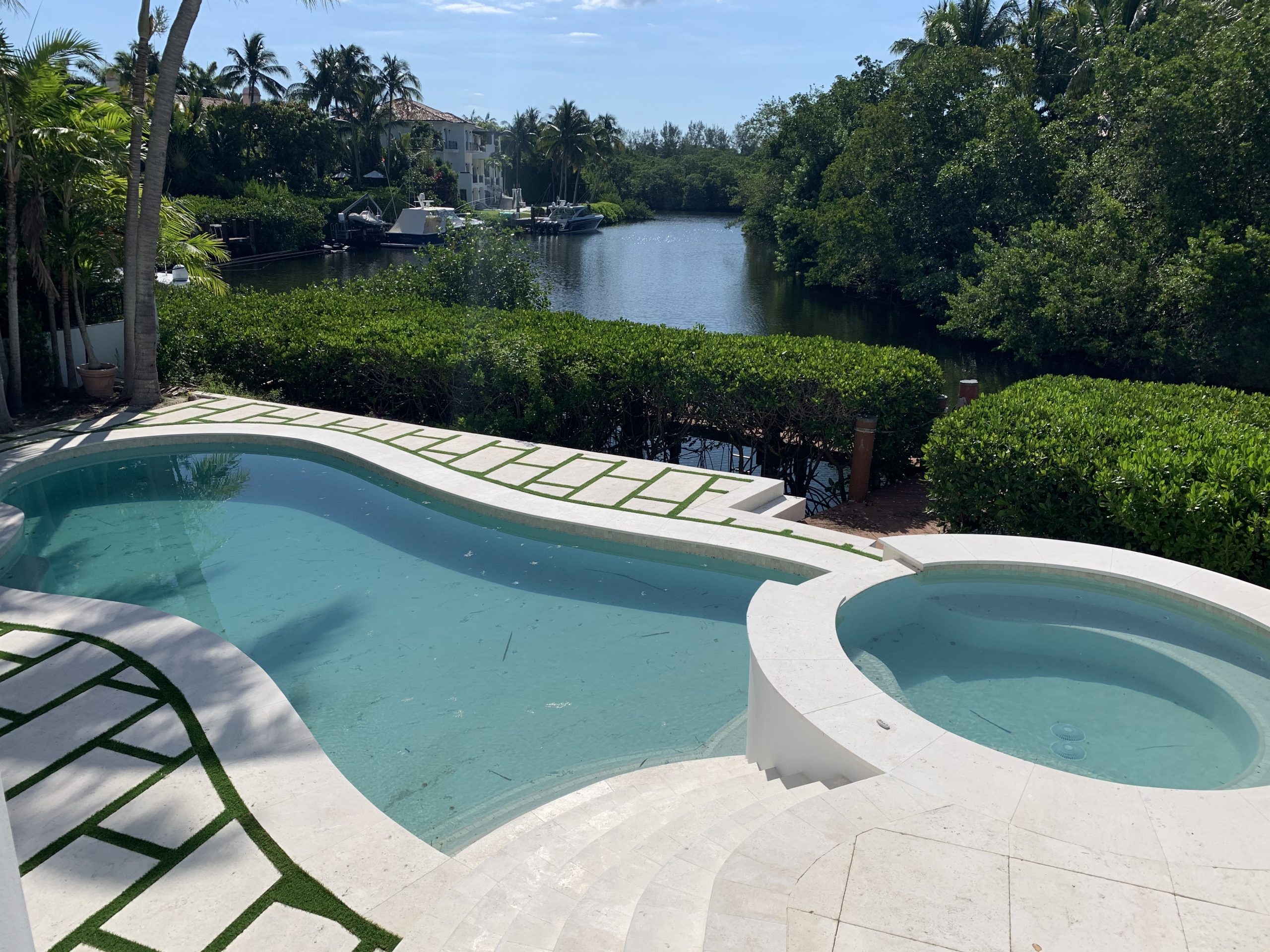 artificial grass maintenance Miami photo